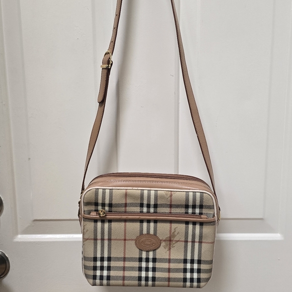 Burberry Accessories - Burberry Multipocket Shoulder Bag 8 in x 10 in x 3.25 in. Bag Drop 18.5 in